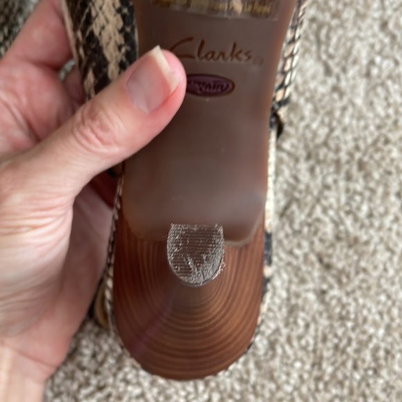 Like New Clarks Cynthia Fest Snake (Python) Print Peep-toe Pumps, Size 8.5 - Picture 8 of 9